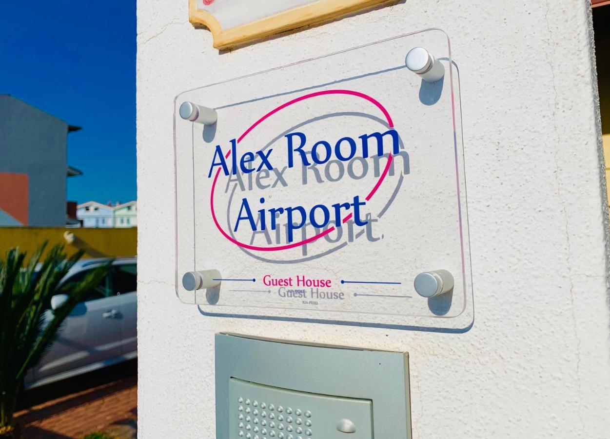 Alex Room Airport Elmas Buitenkant foto